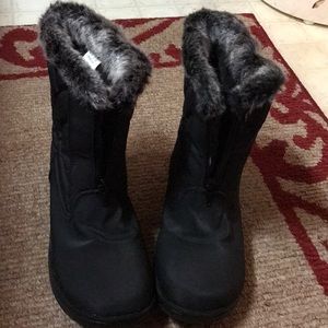 Athletech women black boots Size 8W